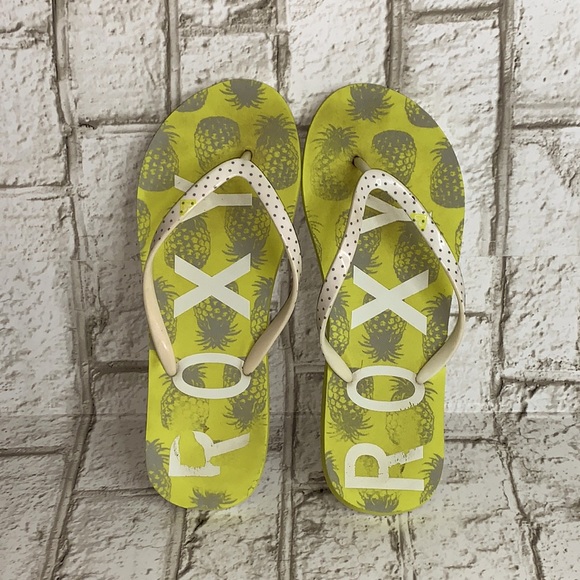 ***2/$15. Roxy pineapple flip-flops